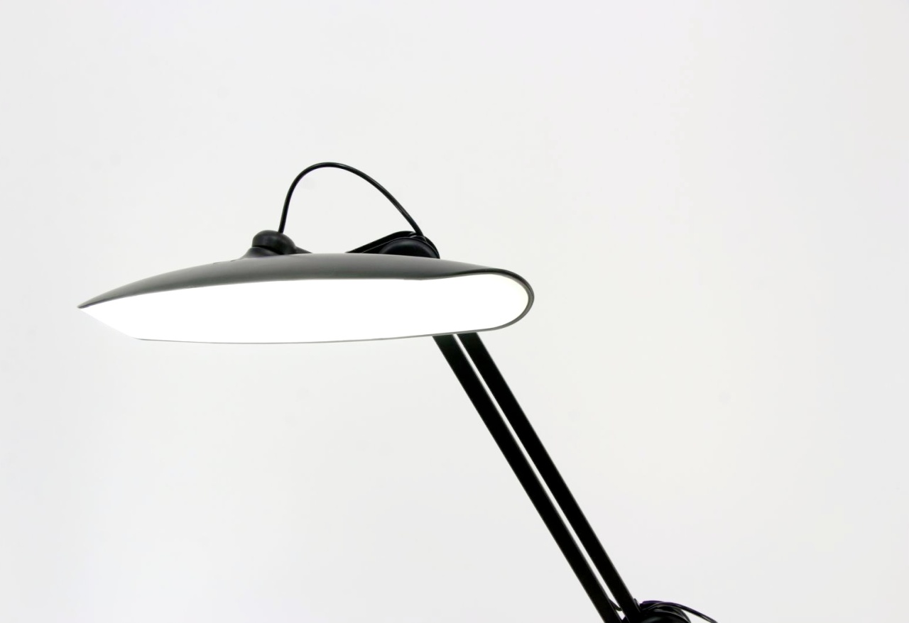 Lampă de masă fără umbră SP-19, 24W neagră, pe suport de prindere