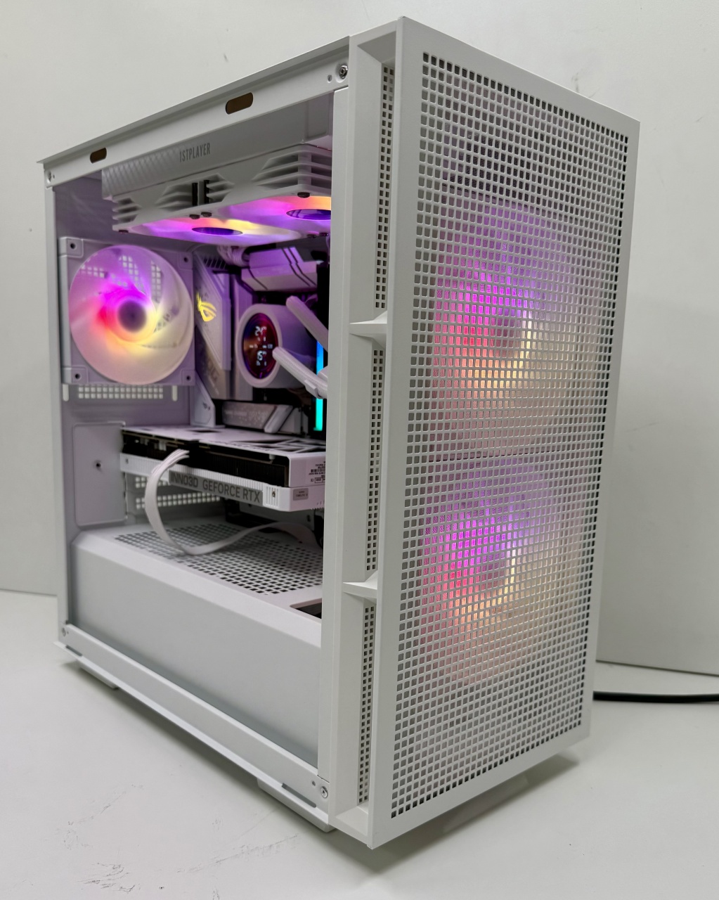 Biteks PC Gaming White Edition — Intel Core Ultra 7 265KF, RTX 5060 Ti 16GB GDDR7, 32GB DDR5, 2TB NVMe